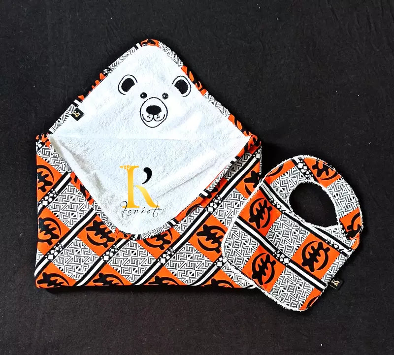 Sortie de bain + bavoir